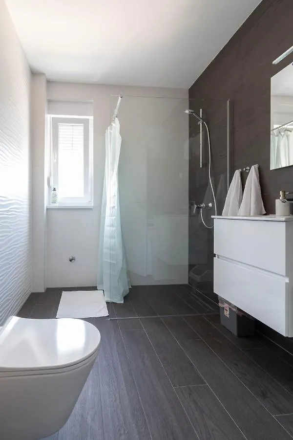 Apartment Martina Near The Beach - By Ta Leut Agency Privlaka   Privlaka (Zadar)