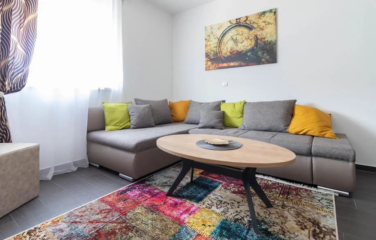 Apartment Martina Near The Beach - By Ta Leut Agency Privlaka