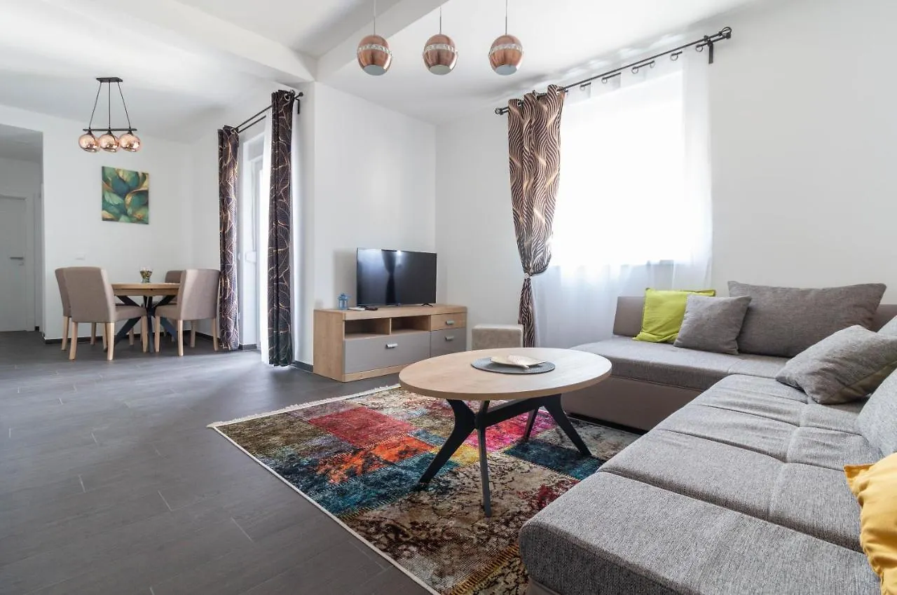 Apartment Martina Near The Beach - By Ta Leut Agency Privlaka   Privlaka (Zadar)