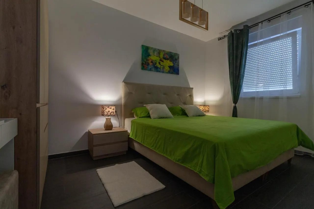 Apartment Martina Near The Beach - By Ta Leut Agency Privlaka
